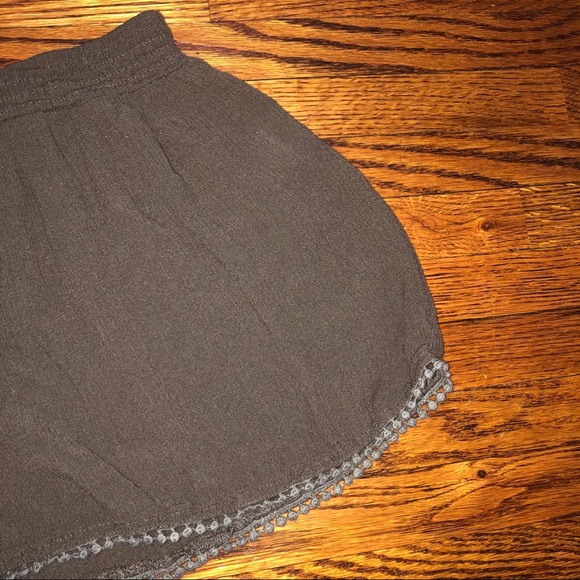 Olive green lounge shorts- size small - Picture 3 of 3